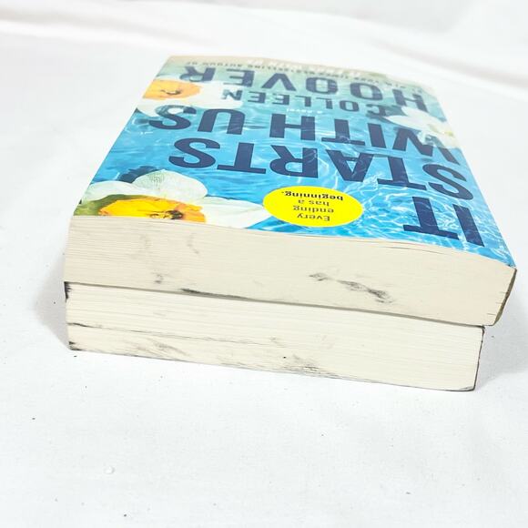 Lot of 2 Books It Starts With Us and It Ends With Us by Colleen Hoover - Picture 4 of 5